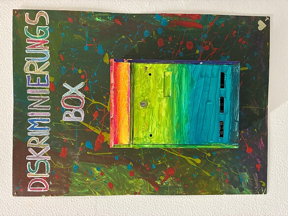 Bild zeigt die Diskriminierungsbox der Schule Oderstraße