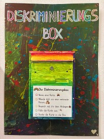 Bild zeigt die Diskriminierungsbox der Schule Oderstraße